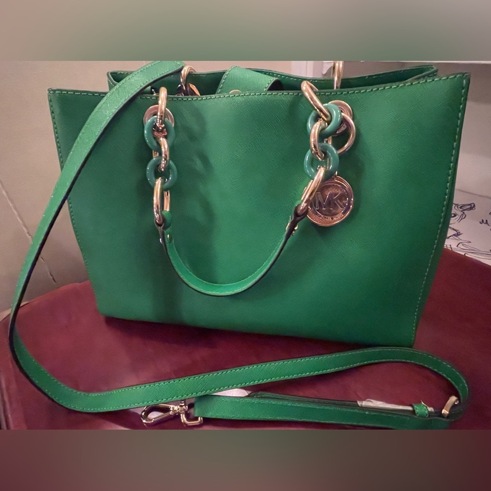 Michael Kors handbag in kelly green